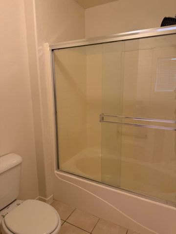 2020 W Bristol Lane, Hanford, CA 93230