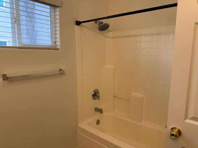 2020 W Bristol Lane, Hanford, CA 93230