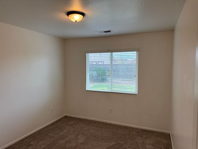 2020 W Bristol Lane, Hanford, CA 93230