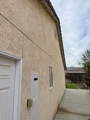 2020 W Bristol Lane, Hanford, CA 93230