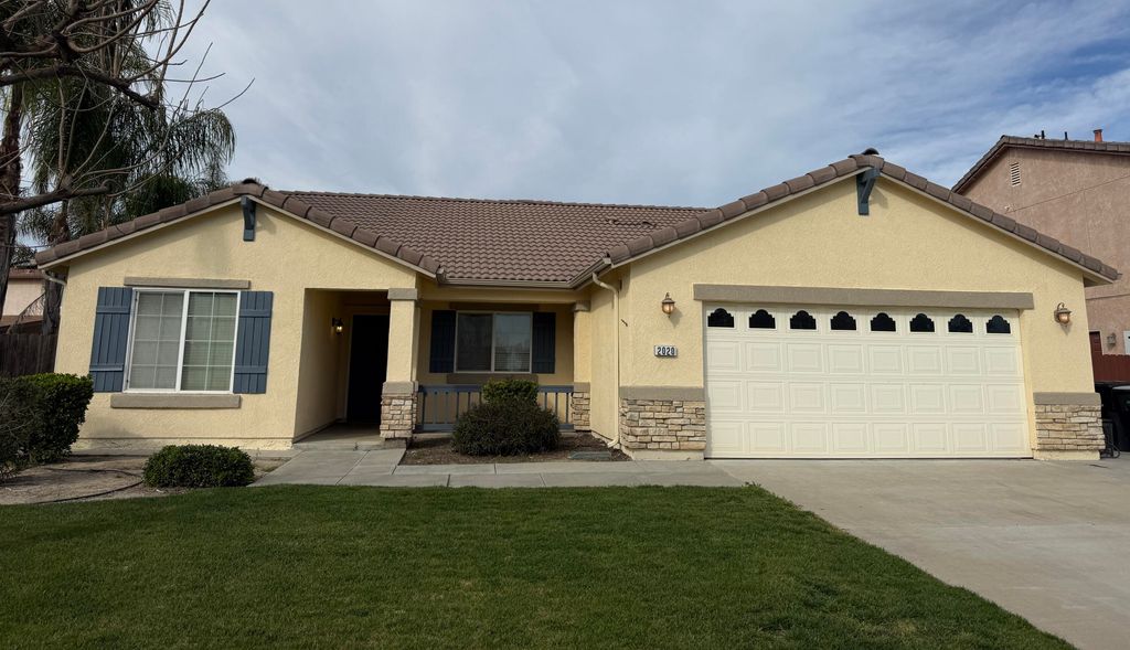2020 W Bristol Lane, Hanford, CA 93230