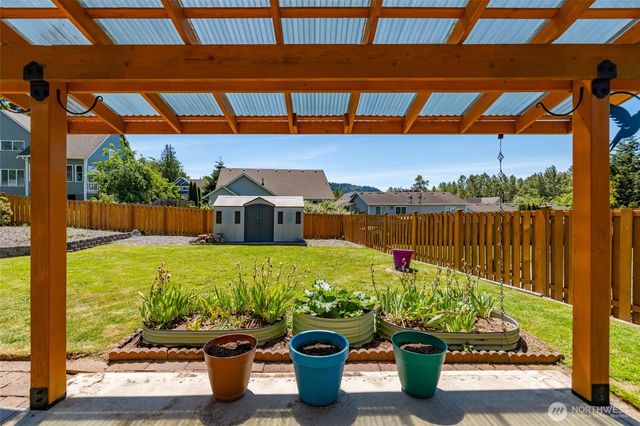 427 S 32nd Place, Mount Vernon, WA 98274