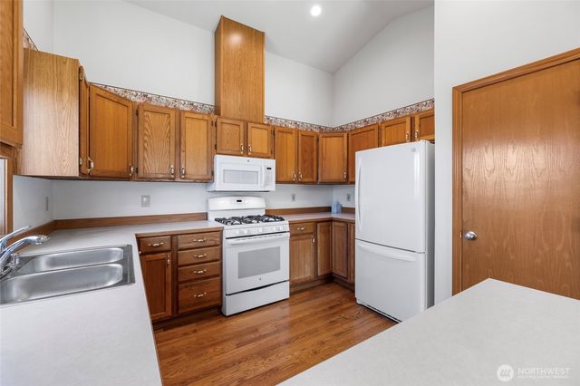 427 S 32nd Place, Mount Vernon, WA 98274