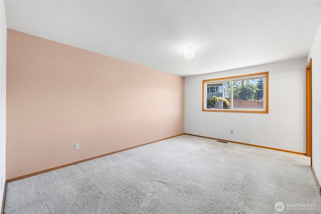 427 S 32nd Place, Mount Vernon, WA 98274