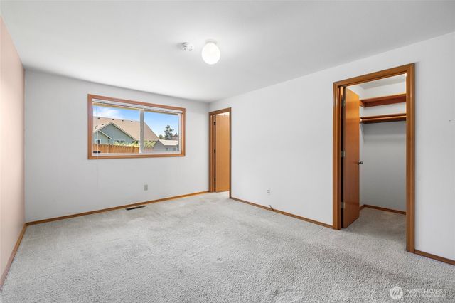 427 S 32nd Place, Mount Vernon, WA 98274