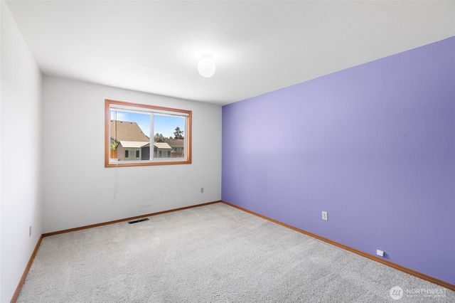 427 S 32nd Place, Mount Vernon, WA 98274