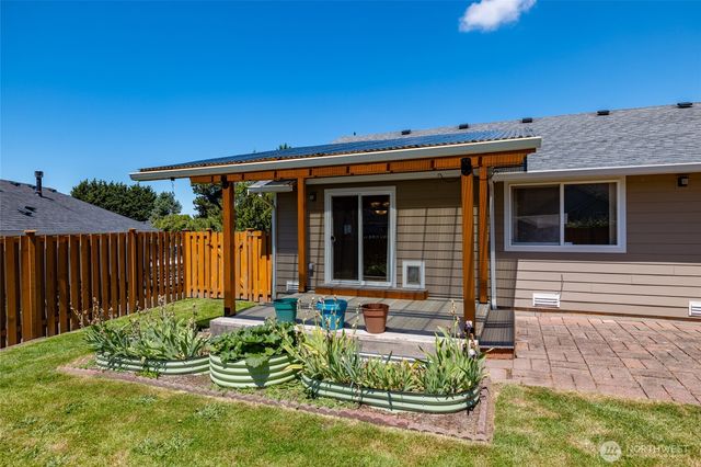 427 S 32nd Place, Mount Vernon, WA 98274