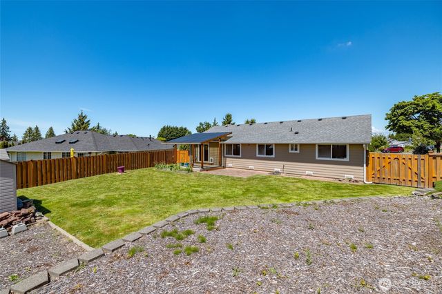 427 S 32nd Place, Mount Vernon, WA 98274