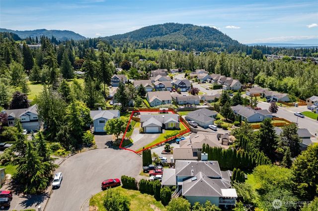 427 S 32nd Place, Mount Vernon, WA 98274