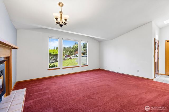 427 S 32nd Place, Mount Vernon, WA 98274
