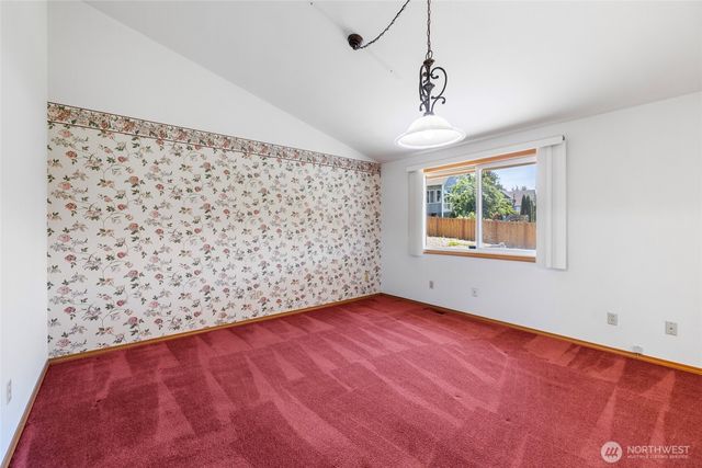 427 S 32nd Place, Mount Vernon, WA 98274