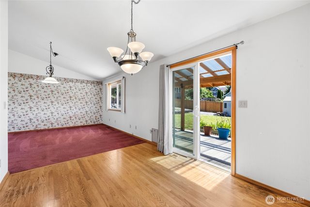 427 S 32nd Place, Mount Vernon, WA 98274
