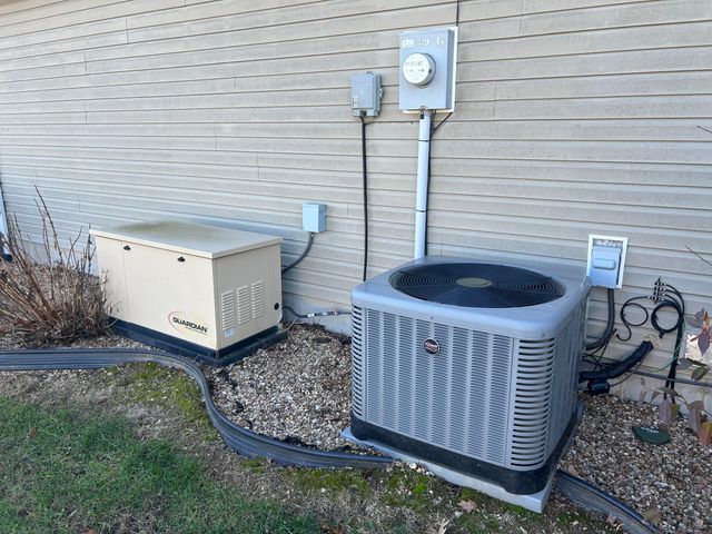 115 Cedar View Lane, Clever, MO 65631