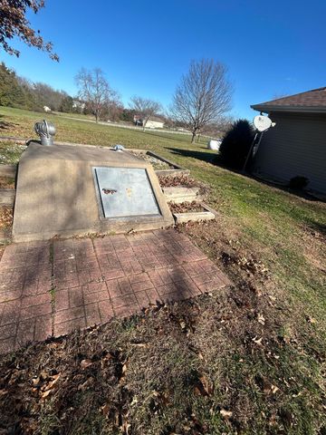 115 Cedar View Lane, Clever, MO 65631