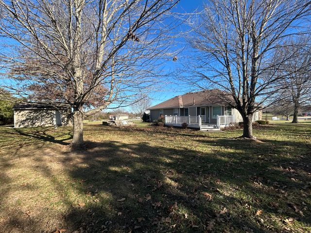 115 Cedar View Lane, Clever, MO 65631