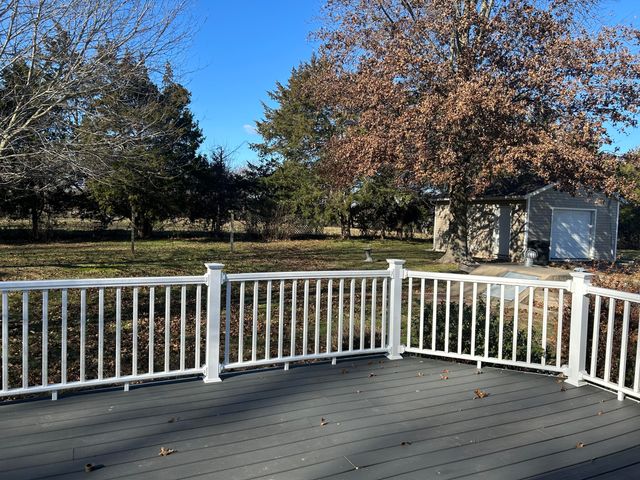 115 Cedar View Lane, Clever, MO 65631