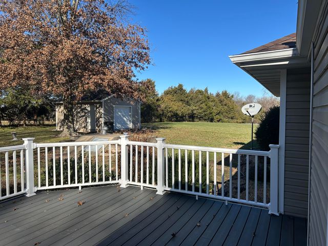 115 Cedar View Lane, Clever, MO 65631