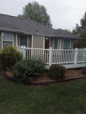 115 Cedar View Lane, Clever, MO 65631