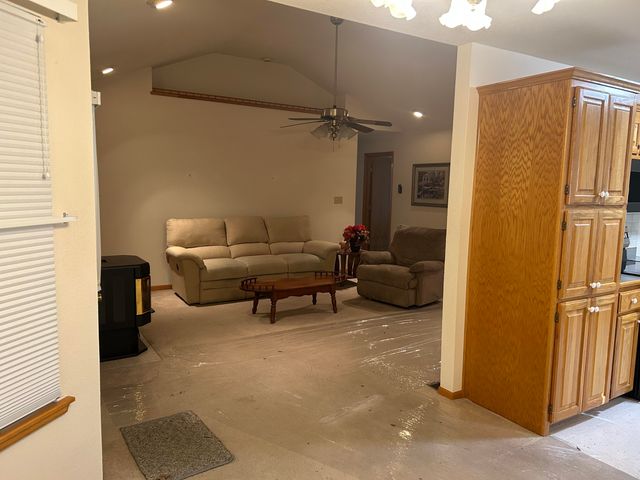 115 Cedar View Lane, Clever, MO 65631