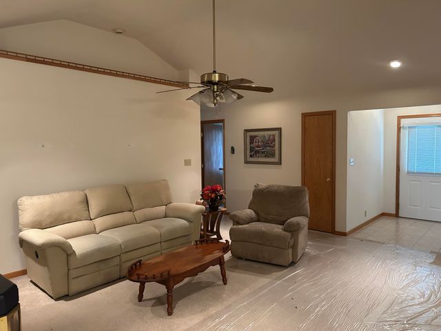 115 Cedar View Lane, Clever, MO 65631