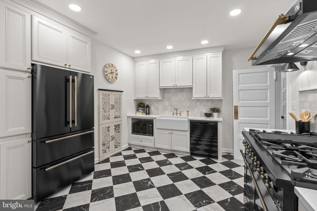 702 DEEPDENE RD, Baltimore, MD 21210