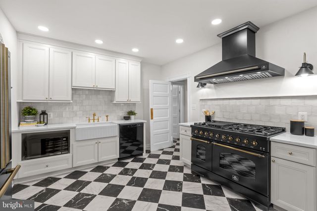 702 DEEPDENE RD, Baltimore, MD 21210