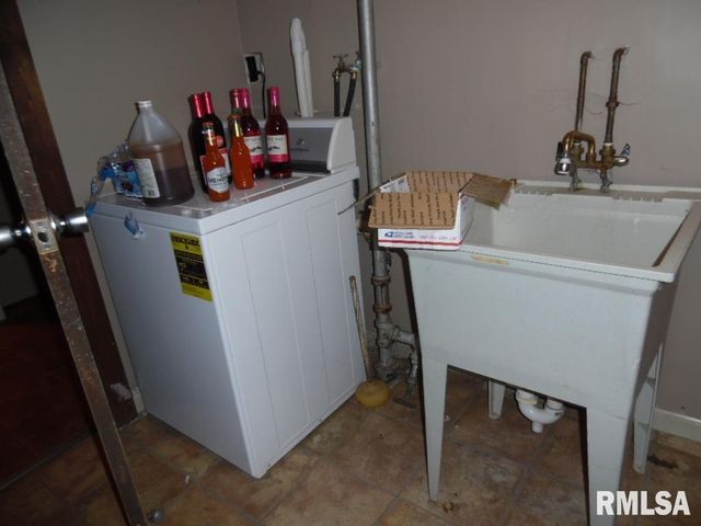 1620 N 3RD Street, Clinton, IA 52732