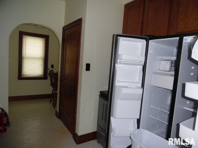 1620 N 3RD Street, Clinton, IA 52732