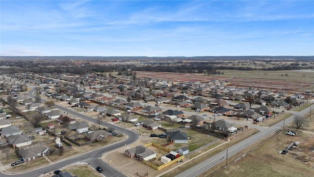 140 Washburn Drive, Pea Ridge, AR 72751