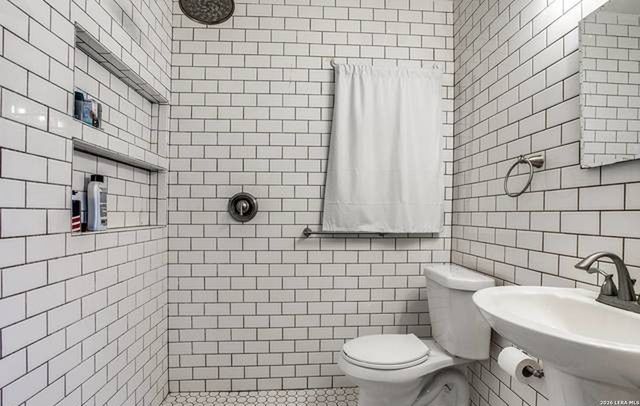 511 EXETER RD, San Antonio, TX 78209