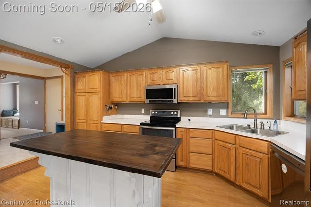 1764 Wooley Road, Oxford, MI 48371