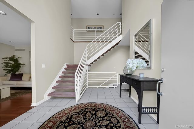 2337 HORSESHOE Drive, West Bloomfield Charter Township, MI 48322