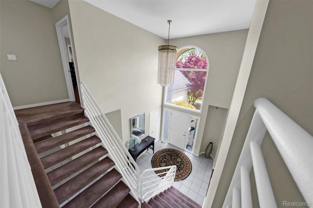 2337 HORSESHOE Drive, West Bloomfield Charter Township, MI 48322