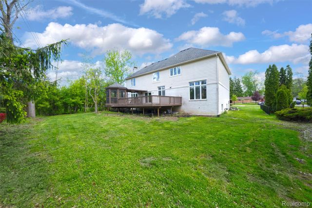 2337 HORSESHOE Drive, West Bloomfield Charter Township, MI 48322