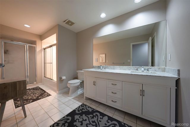 2337 HORSESHOE Drive, West Bloomfield Charter Township, MI 48322