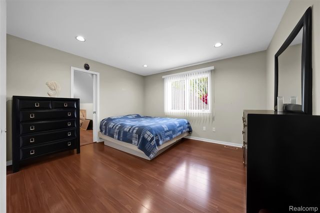 2337 HORSESHOE Drive, West Bloomfield Charter Township, MI 48322