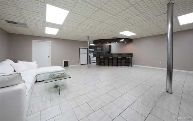 2337 HORSESHOE Drive, West Bloomfield Charter Township, MI 48322