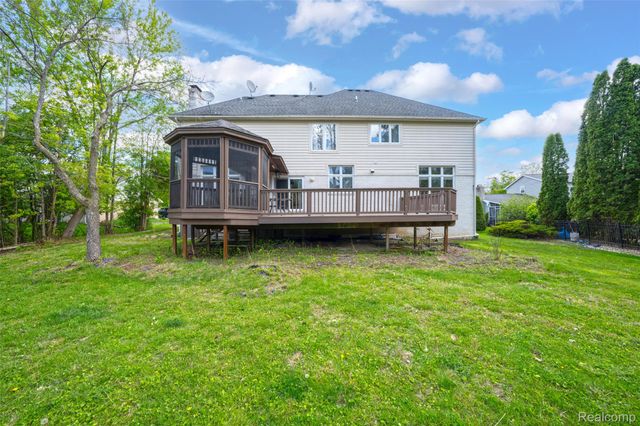 2337 HORSESHOE Drive, West Bloomfield Charter Township, MI 48322