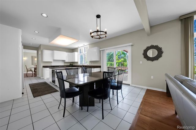 2337 HORSESHOE Drive, West Bloomfield Charter Township, MI 48322