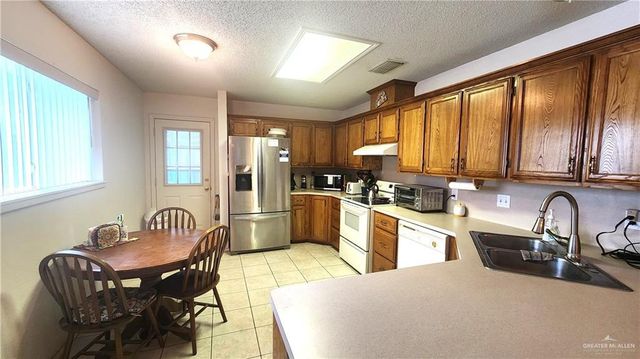 2434 Starling E Circle, Palmview, TX 78572