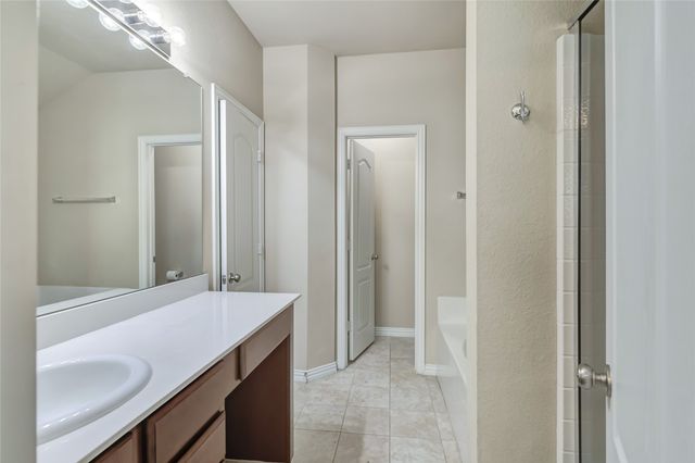 4936 Lemon Grove Drive, Fort Worth, TX 76135