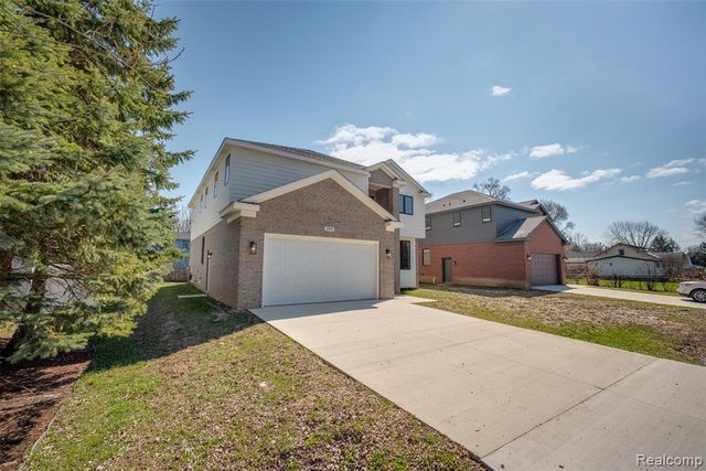 2911 Walsh Drive, Rochester Hills, MI 48309
