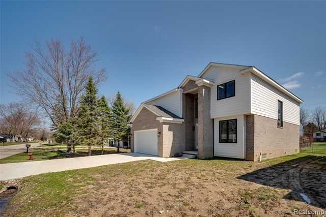2911 Walsh Drive, Rochester Hills, MI 48309