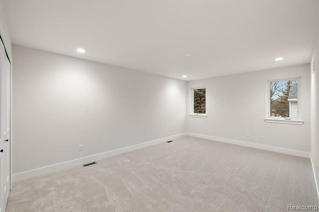 2911 Walsh Drive, Rochester Hills, MI 48309