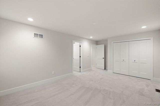 2911 Walsh Drive, Rochester Hills, MI 48309