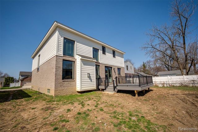 2911 Walsh Drive, Rochester Hills, MI 48309