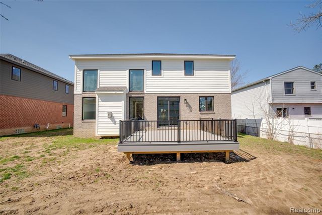 2911 Walsh Drive, Rochester Hills, MI 48309