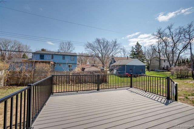 2911 Walsh Drive, Rochester Hills, MI 48309