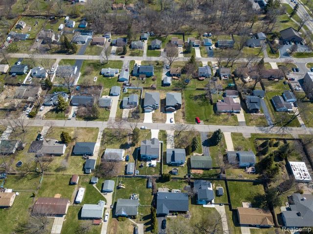 2911 Walsh Drive, Rochester Hills, MI 48309