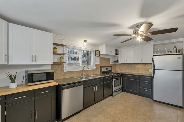 5 Pleasant Street, Merrimack, NH 03054